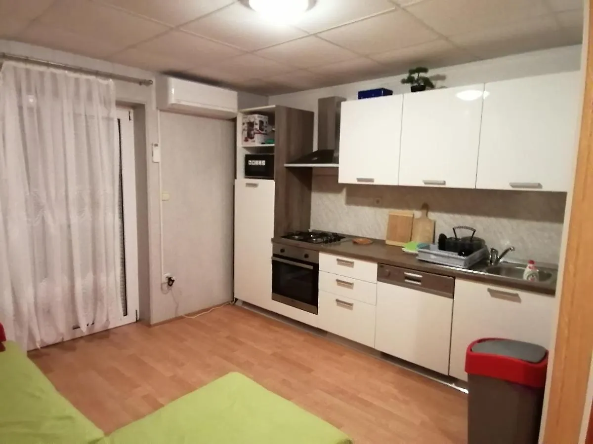 Apartments Sindi لوبار كرواتيا