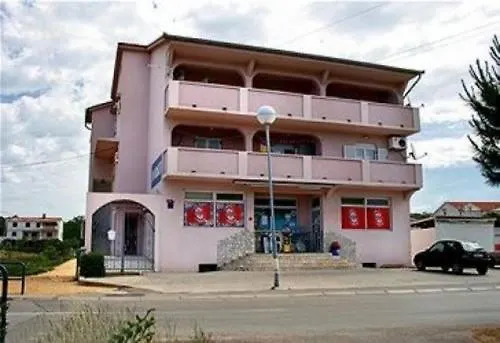 Apartments Sindi لوبار كرواتيا
