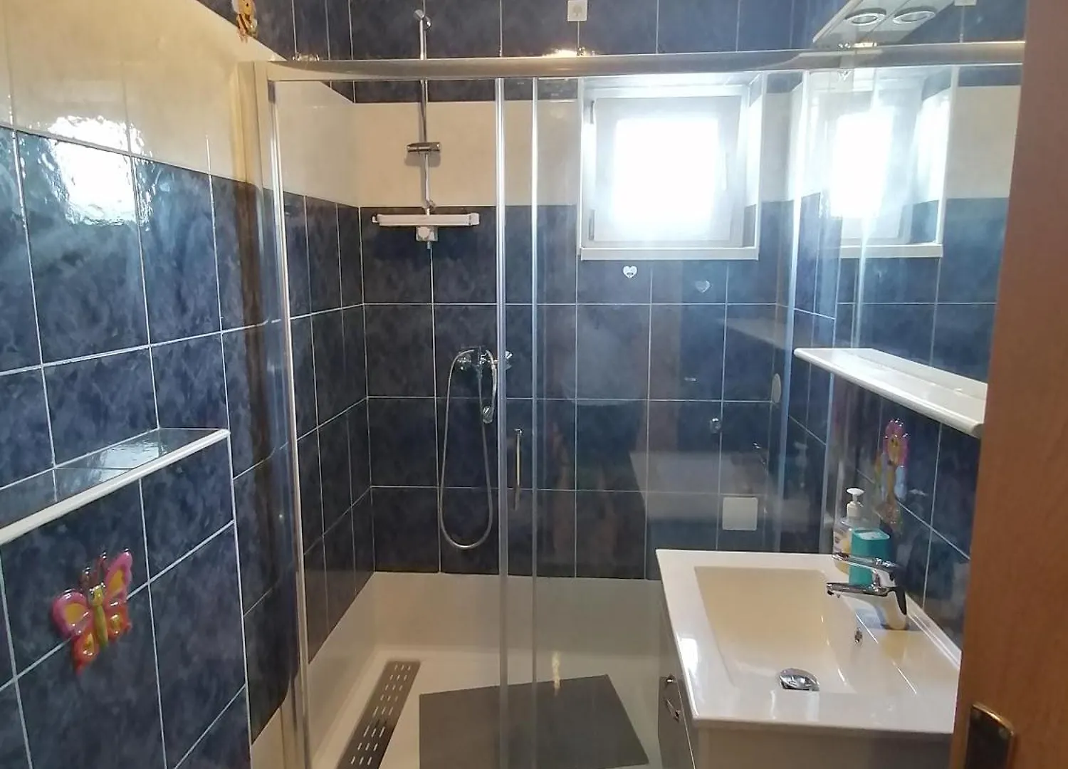 Apartments Sindi لوبار