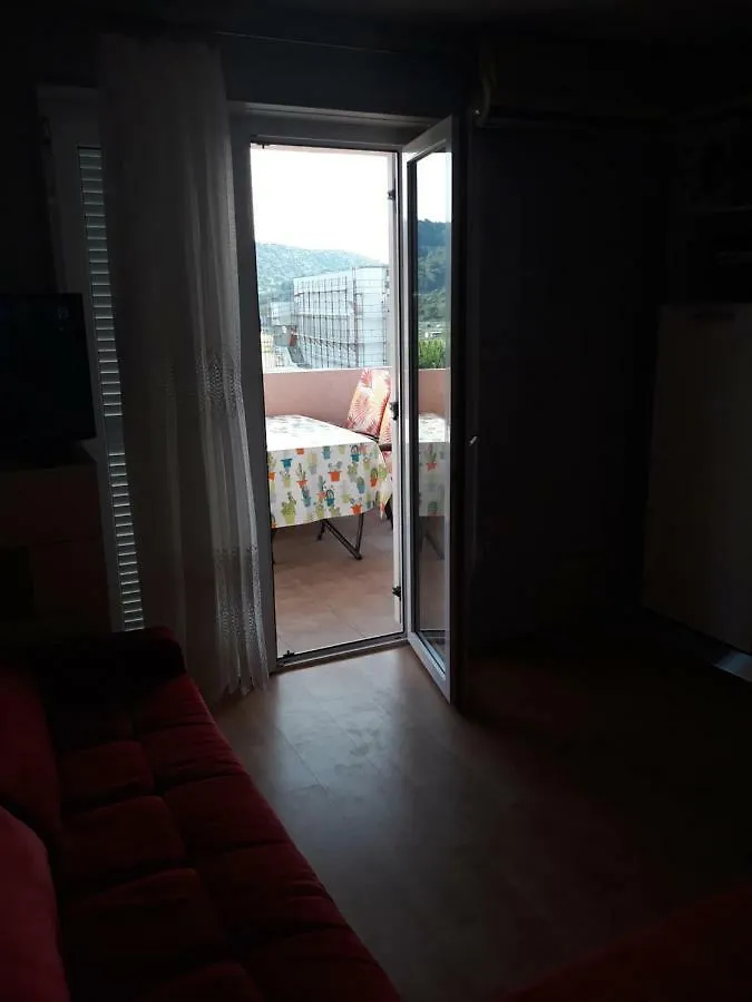 Apartments Sindi لوبار