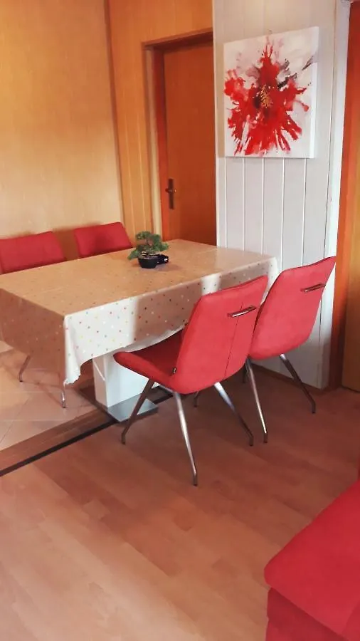 Apartments Sindi لوبار